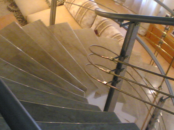 Летсница из дайна реали от компании «ИНТЕРГРАН» | Изготовление лестниц из натурального камня